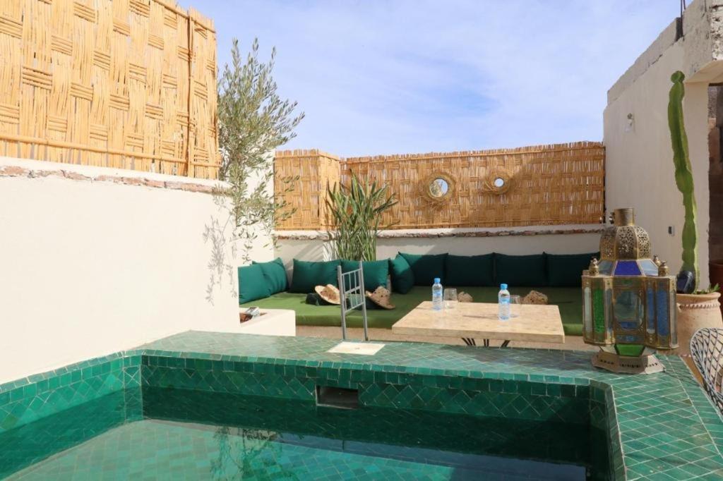 Riad103 chauffée sur le jacuzzi in rooftop&pool SPA Marrakesh Exterior foto