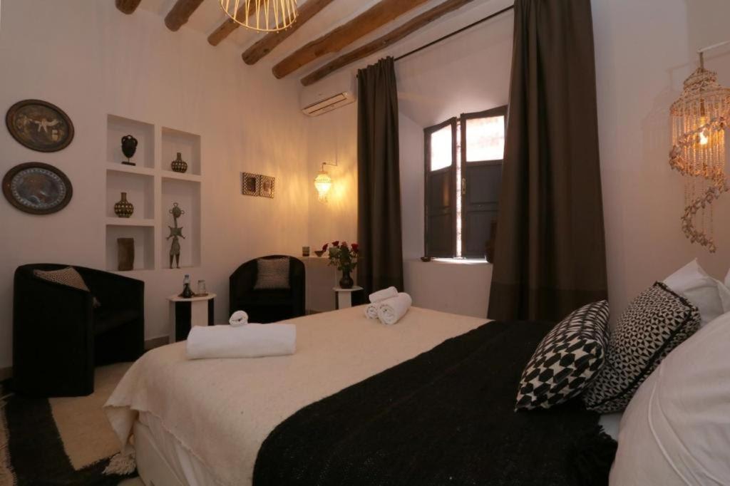 Riad103 chauffée sur le jacuzzi in rooftop&pool SPA Marrakesh Exterior foto