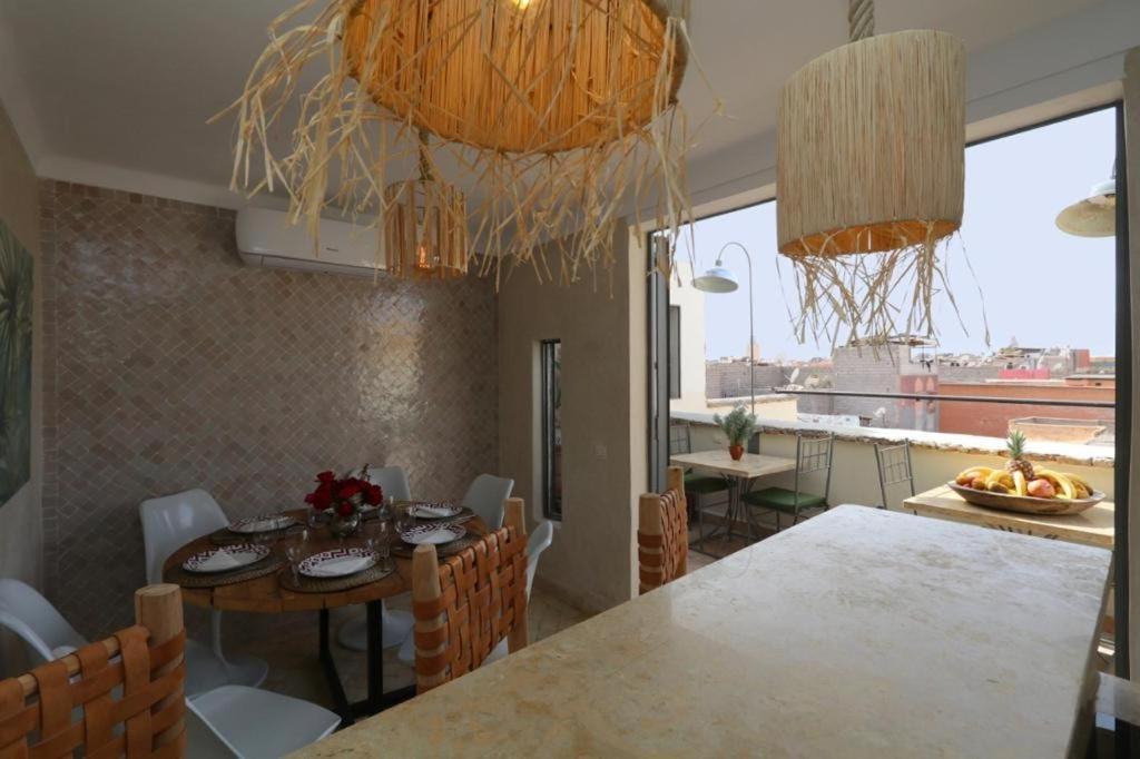 Riad103 chauffée sur le jacuzzi in rooftop&pool SPA Marrakesh Exterior foto