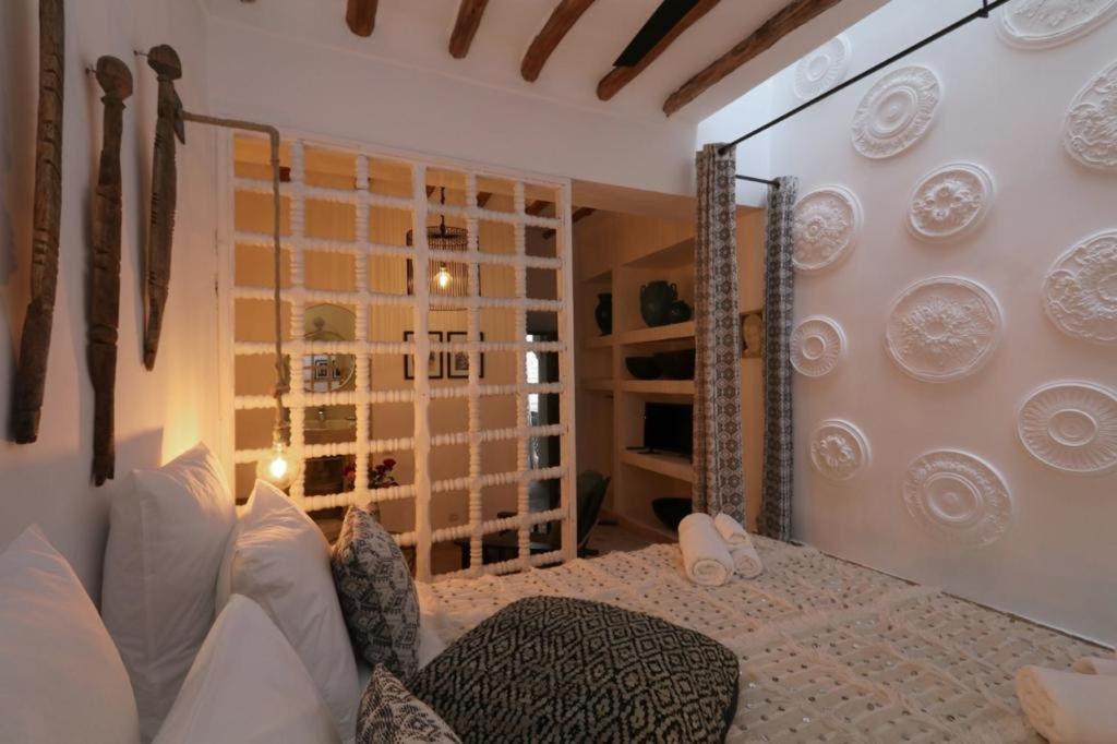 Riad103 chauffée sur le jacuzzi in rooftop&pool SPA Marrakesh Exterior foto